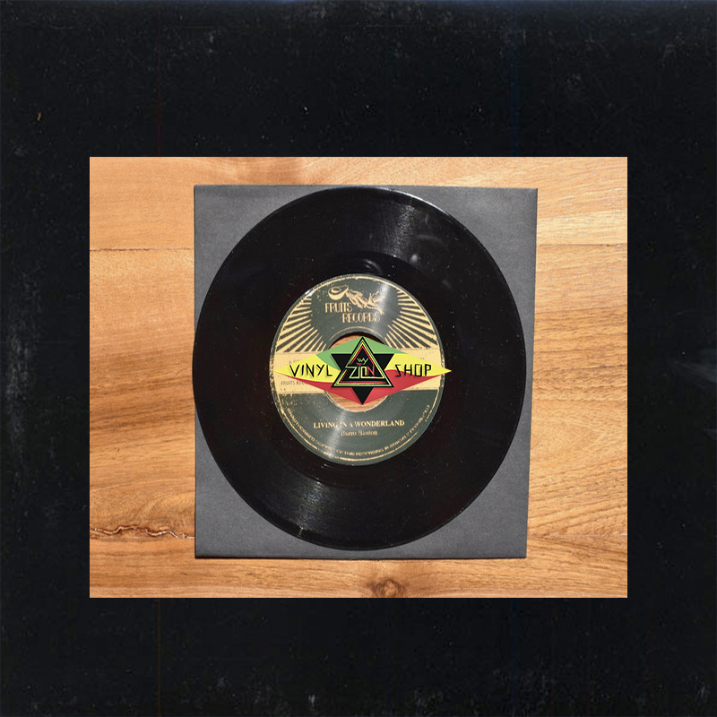 Burro Banton – Living In A Wonderland